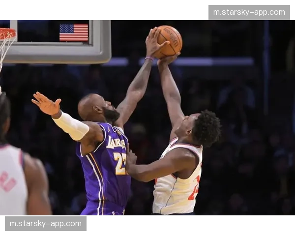 湖人进攻节奏掌控得当 全场助攻数以30比18领先